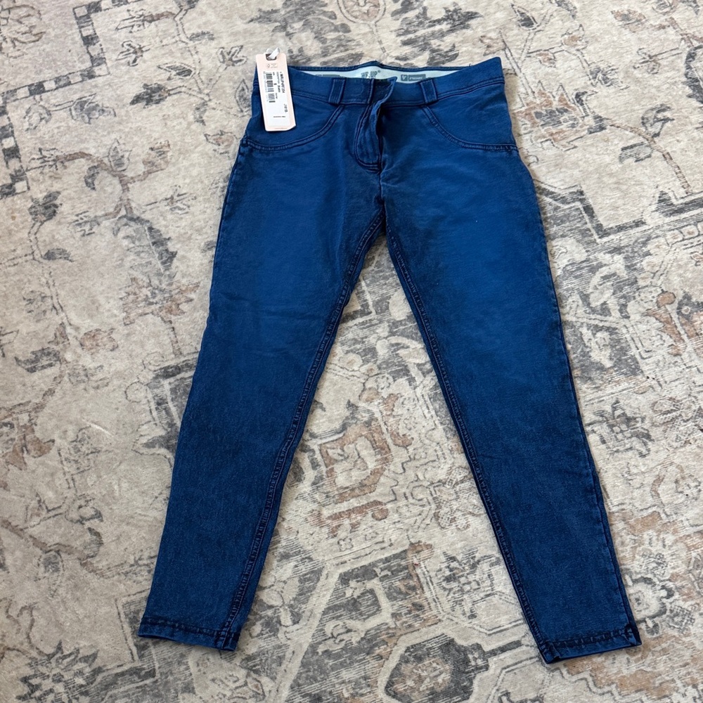 NWT Freddy mid rise jeans size small
